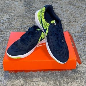 Boys Nike flex experience 5 shoes